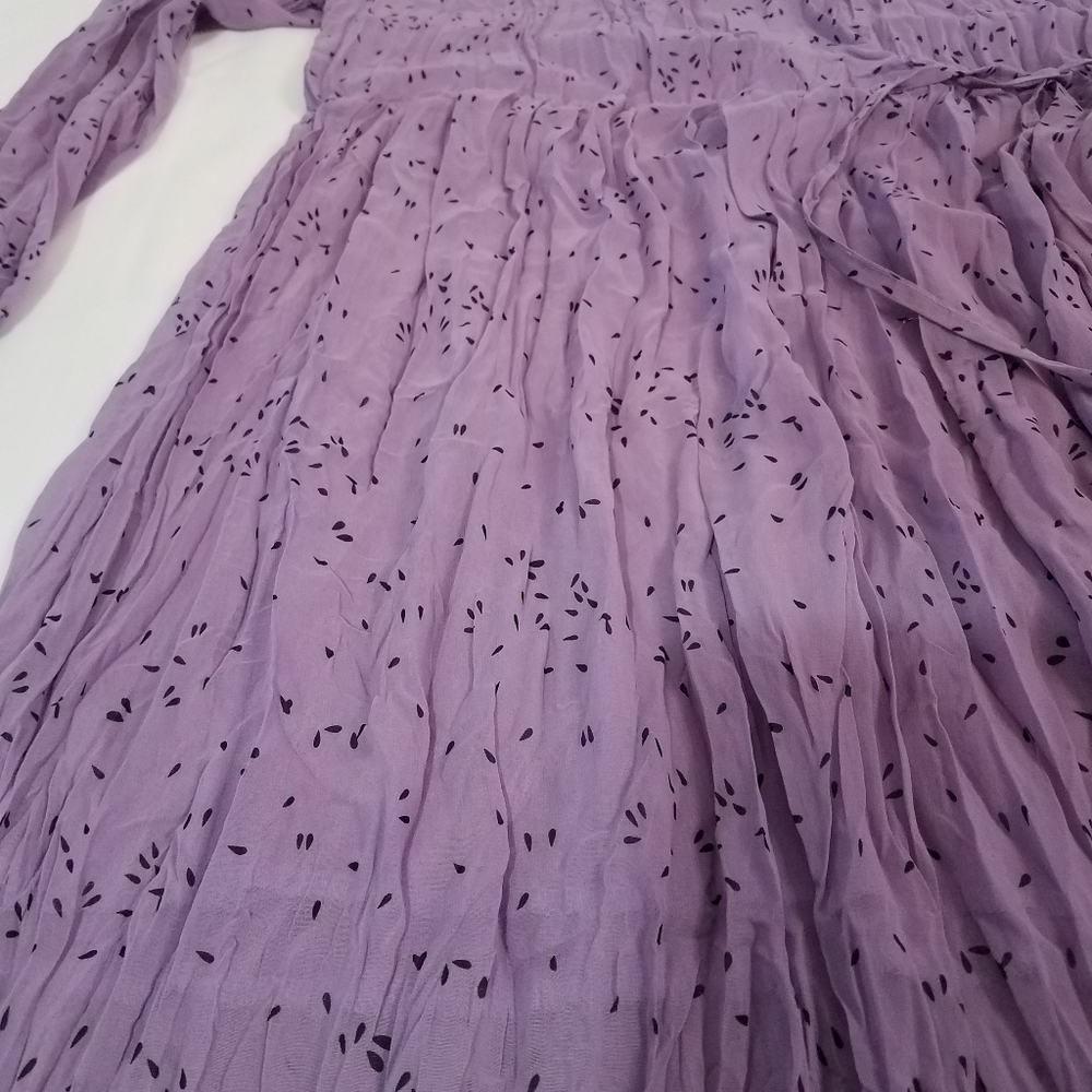Beautiful dress! - Picture 3 of 7